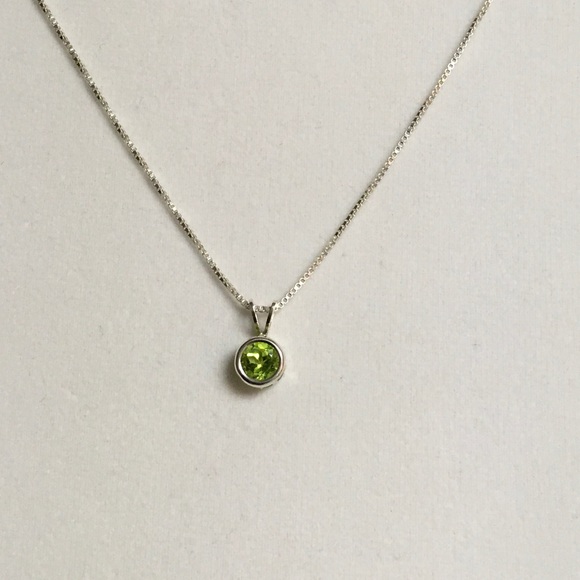 Jewelry - 925 Italy Green Peridot Necklace